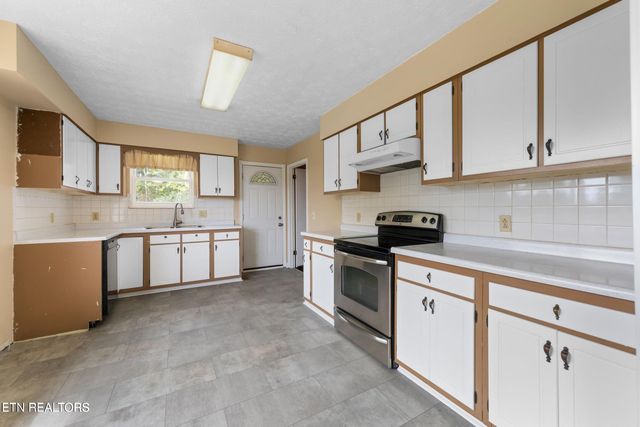 320 Redbird Circle, Cumberland Gap, TN 37724