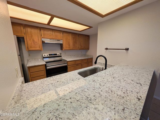 7465 Stoney HIll Drive 9D, El Paso, TX 79904