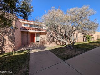 7465 Stoney HIll Drive 9D, El Paso, TX 79904