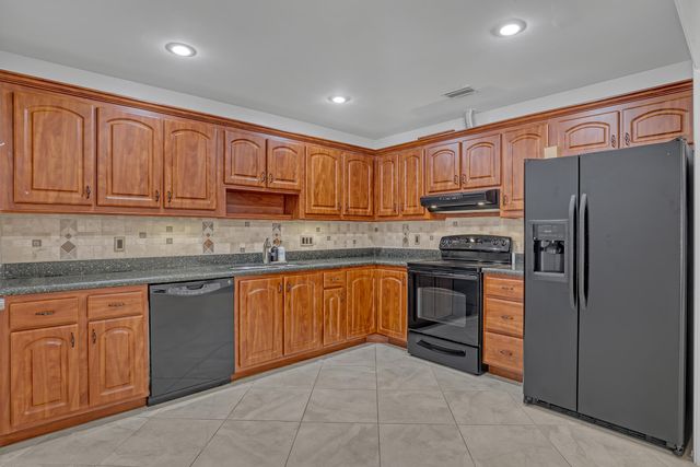 8184 Ambach Way, Hypoluxo, FL 33462