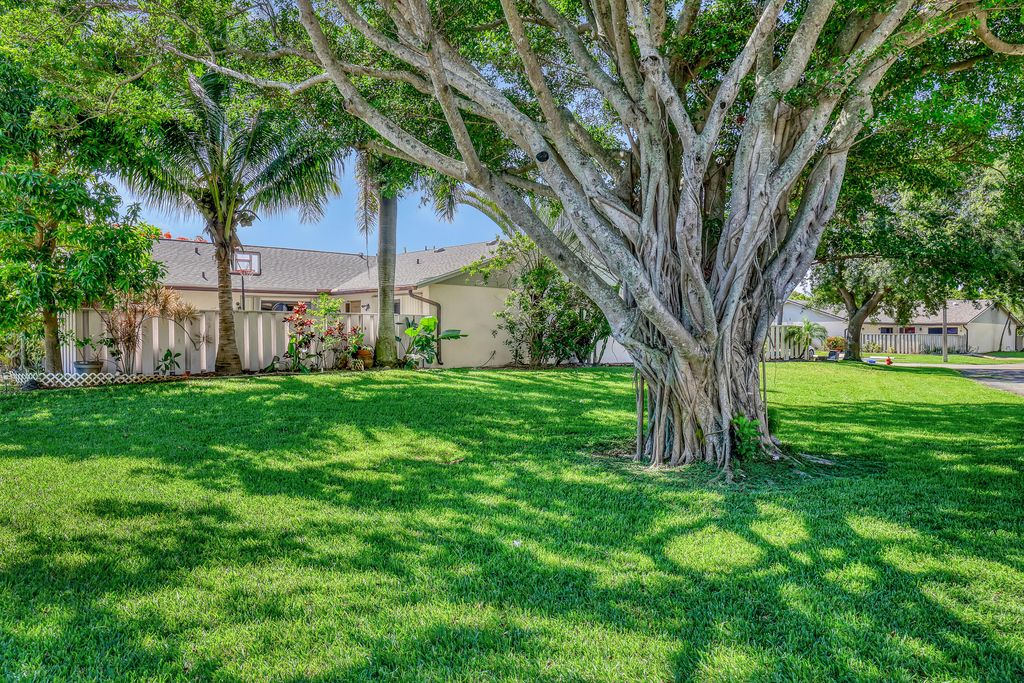 8184 Ambach Way, Hypoluxo, FL 33462