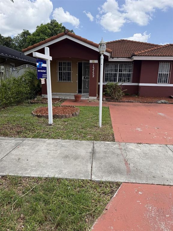 13752 SW 156th St, Miami, FL 33177