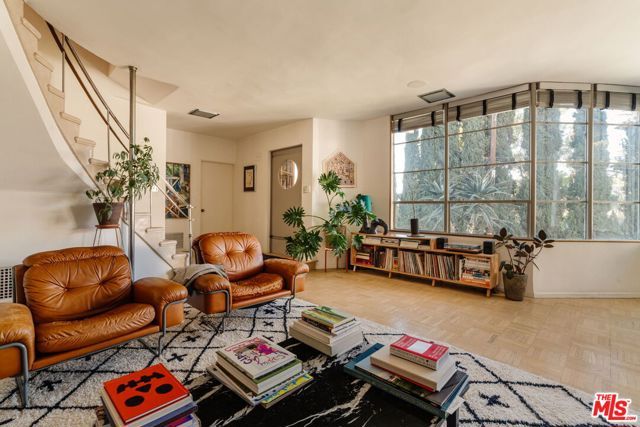 1530 N Easterly Terrace, Los Angeles, CA 90026