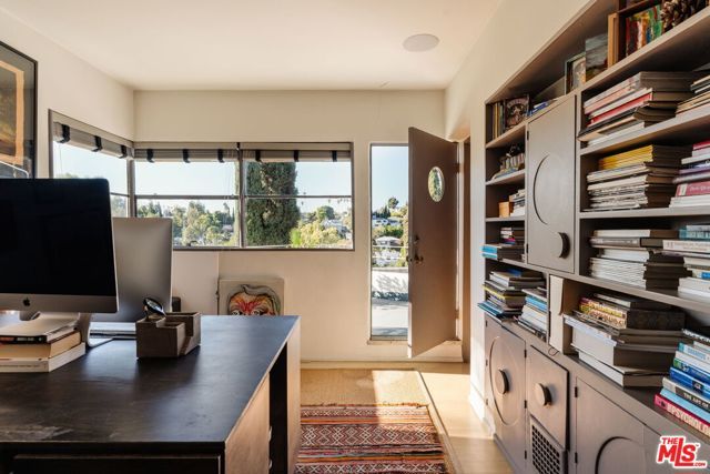 1530 N Easterly Terrace, Los Angeles, CA 90026