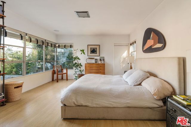 1530 N Easterly Terrace, Los Angeles, CA 90026