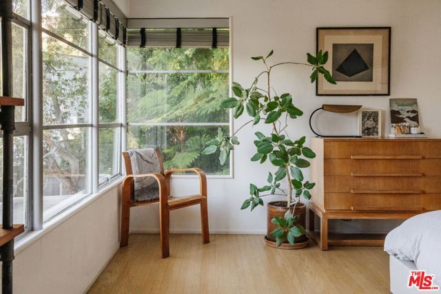 1530 N Easterly Terrace, Los Angeles, CA 90026