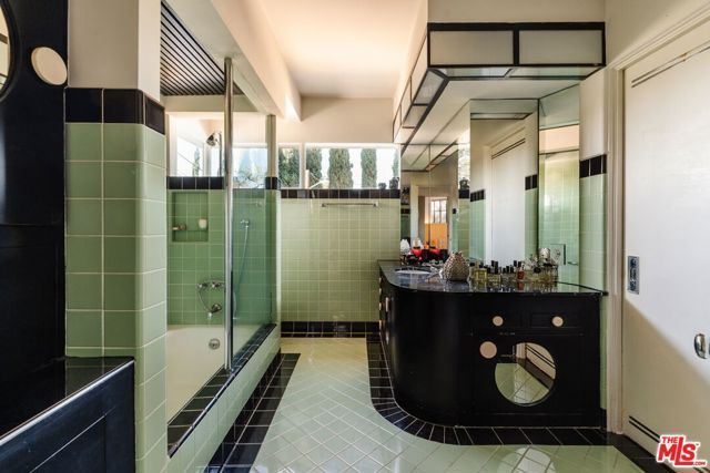 1530 N Easterly Terrace, Los Angeles, CA 90026