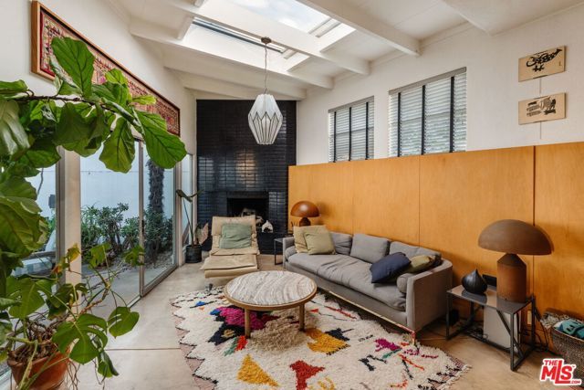 1530 N Easterly Terrace, Los Angeles, CA 90026