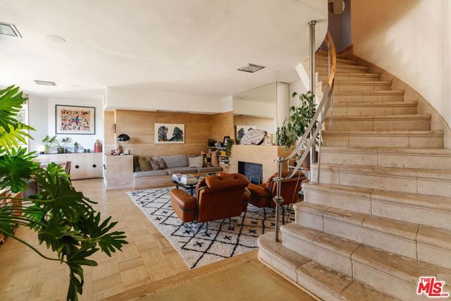 1530 N Easterly Terrace, Los Angeles, CA 90026