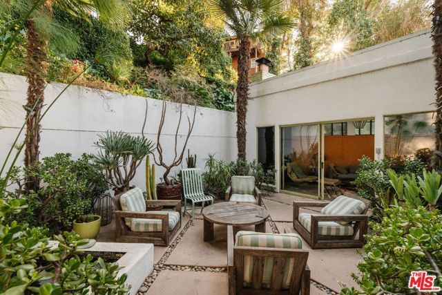 1530 N Easterly Terrace, Los Angeles, CA 90026