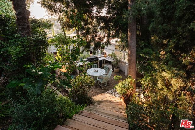 1530 N Easterly Terrace, Los Angeles, CA 90026