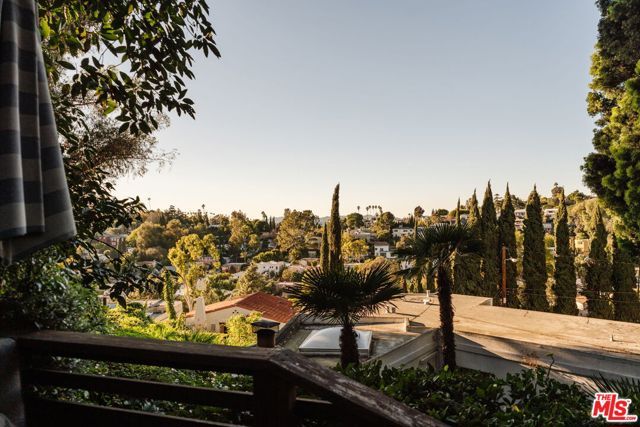 1530 N Easterly Terrace, Los Angeles, CA 90026