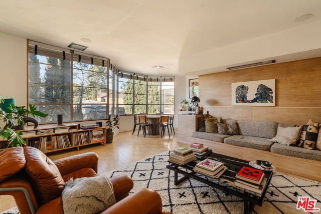 1530 N Easterly Terrace, Los Angeles, CA 90026
