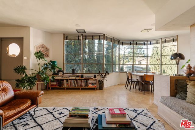 1530 N Easterly Terrace, Los Angeles, CA 90026