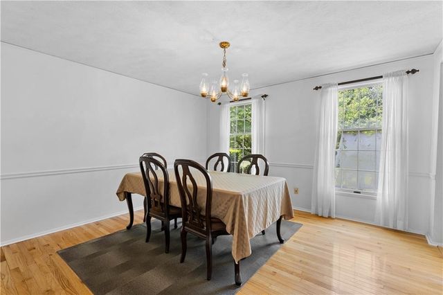 2 Hunters Pointe, Pittsford, NY 14534