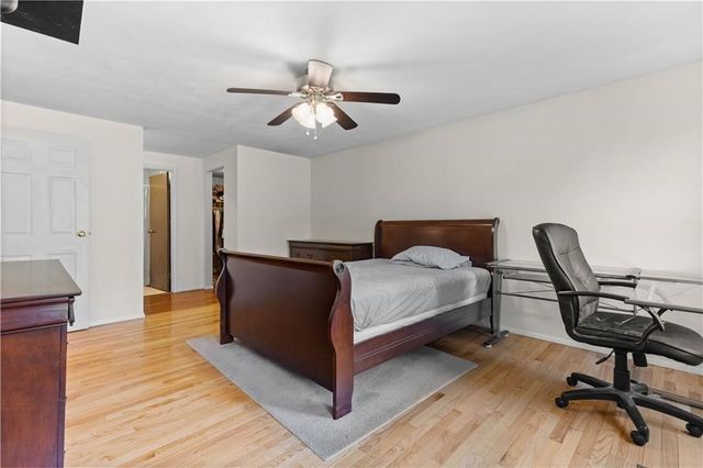 2 Hunters Pointe, Pittsford, NY 14534