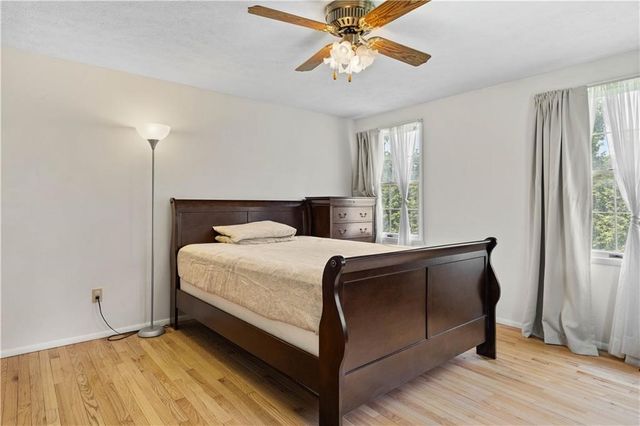 2 Hunters Pointe, Pittsford, NY 14534