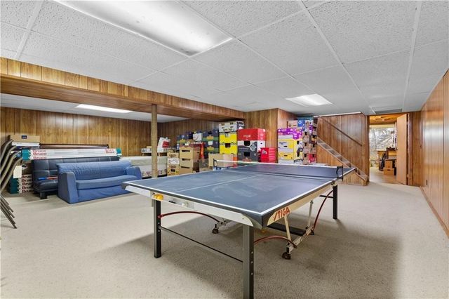 2 Hunters Pointe, Pittsford, NY 14534