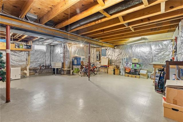 2 Hunters Pointe, Pittsford, NY 14534