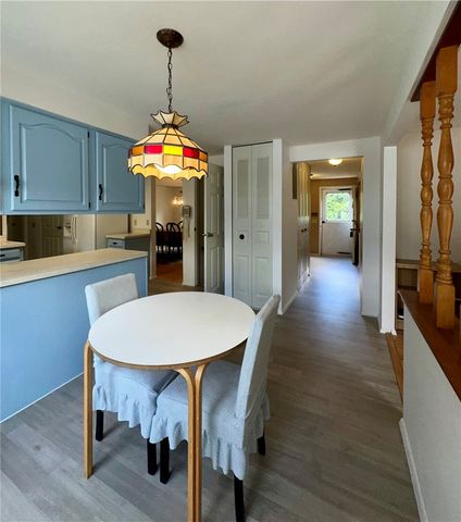 2 Hunters Pointe, Pittsford, NY 14534