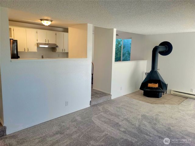 18100 15th Avenue NE #C218, Shoreline, WA 98155