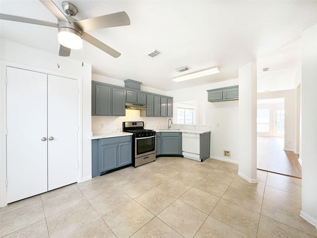 5114 Chasewood Drive, Bacliff, TX 77518