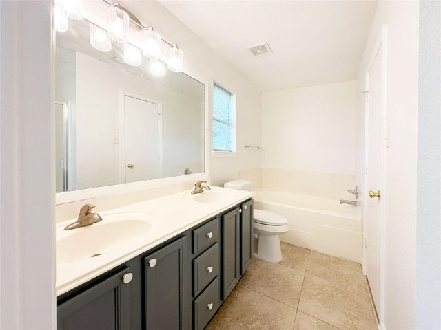 5114 Chasewood Drive, Bacliff, TX 77518