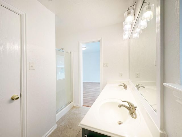 5114 Chasewood Drive, Bacliff, TX 77518