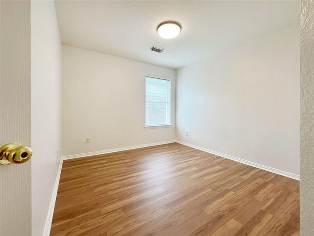 5114 Chasewood Drive, Bacliff, TX 77518