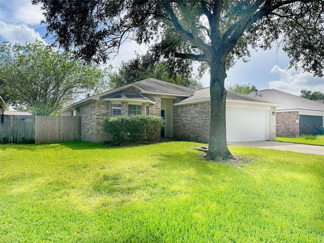 5114 Chasewood Drive, Bacliff, TX 77518