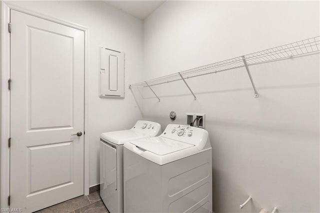 2924 Bloomfield WAY, Naples, FL 34112