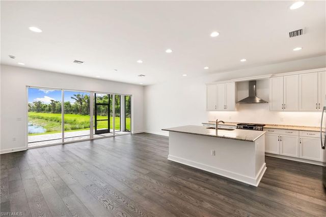 2924 Bloomfield WAY, Naples, FL 34112