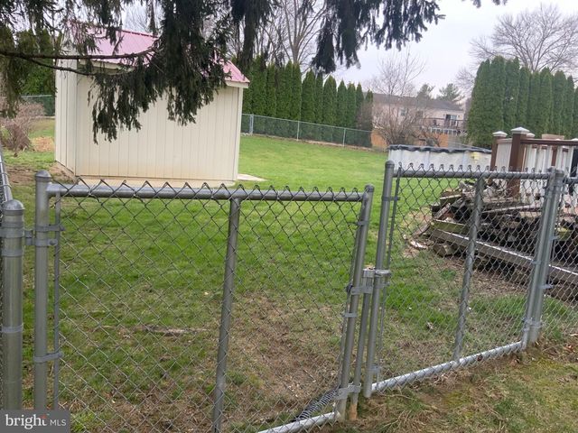 4109 LISA DR, Harrisburg, PA 17112