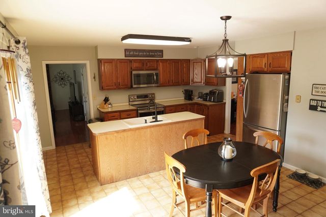 4109 LISA DR, Harrisburg, PA 17112