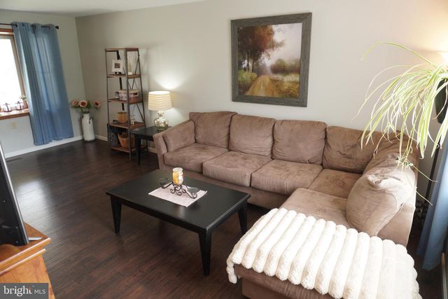 4109 LISA DR, Harrisburg, PA 17112