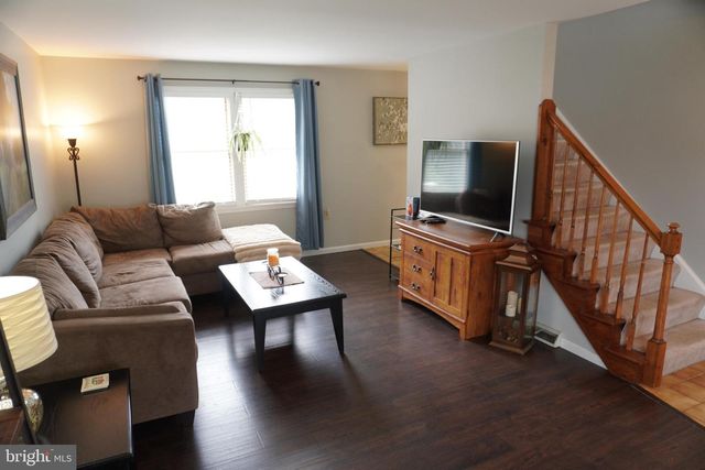 4109 LISA DR, Harrisburg, PA 17112