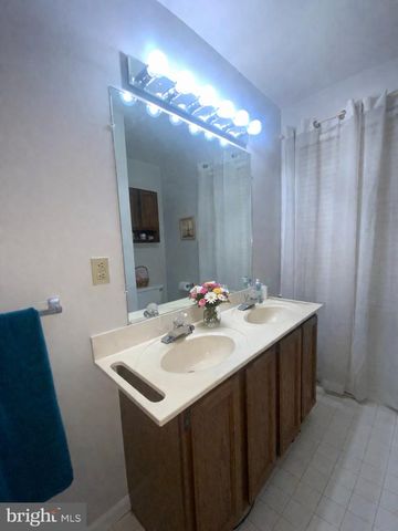 4109 LISA DR, Harrisburg, PA 17112