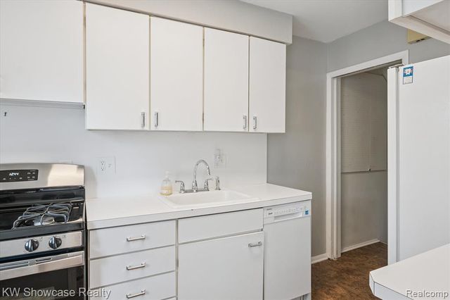 23112 Marter Road, Saint Clair Shores, MI 48080