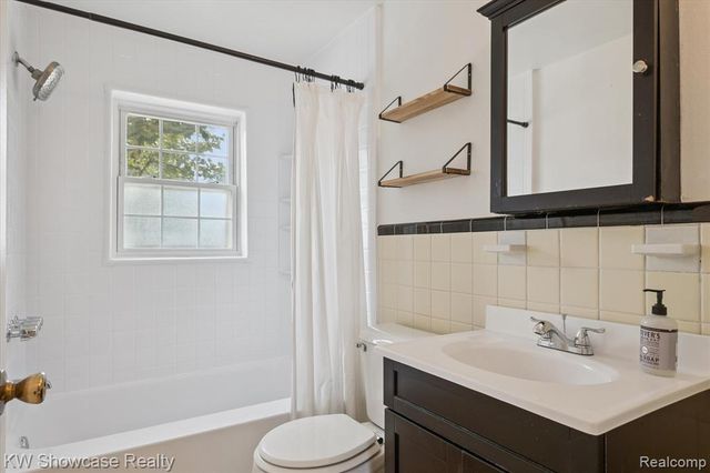 23112 Marter Road, Saint Clair Shores, MI 48080