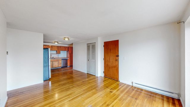 39 Englewood Ave 24, Boston, MA 02135