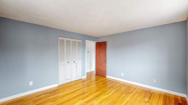 39 Englewood Ave 24, Boston, MA 02135