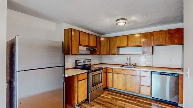 39 Englewood Ave 24, Boston, MA 02135