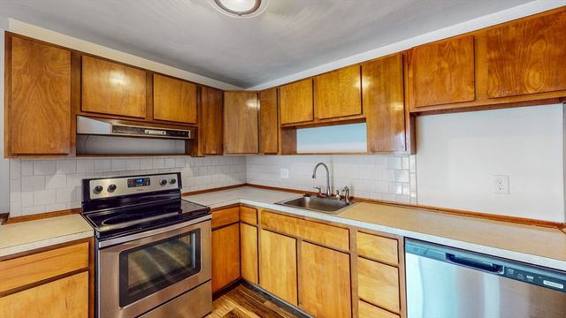 39 Englewood Ave 24, Boston, MA 02135