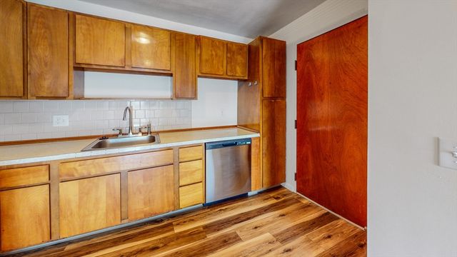 39 Englewood Ave 24, Boston, MA 02135