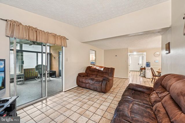 9405 PERGLEN RD, Nottingham, MD 21236