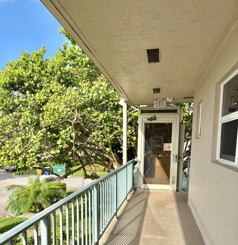 209 OXFORD 200, West Palm Beach, FL 33417