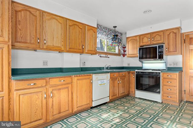 25 OAK LN, Havertown, PA 19083