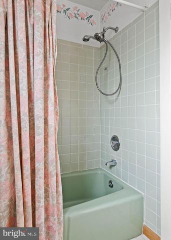 25 OAK LN, Havertown, PA 19083