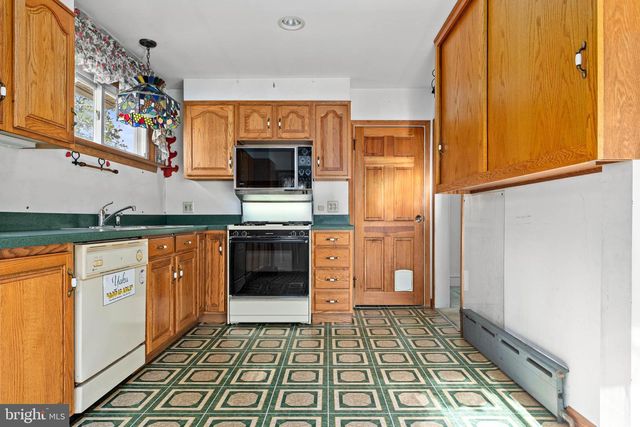 25 OAK LN, Havertown, PA 19083