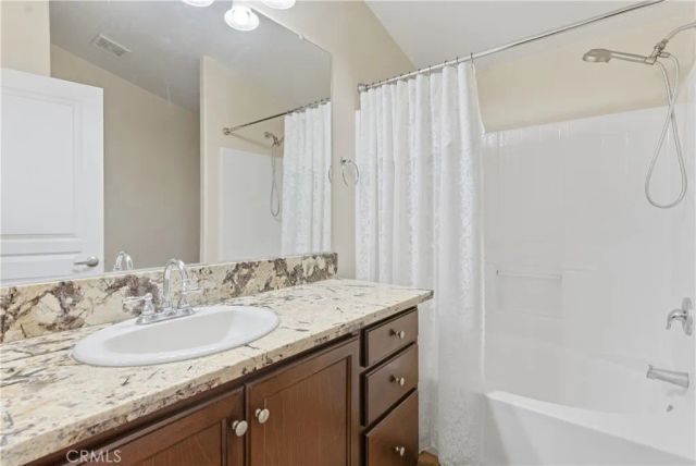 1225 Taft 5, Bakersfield, CA 93307